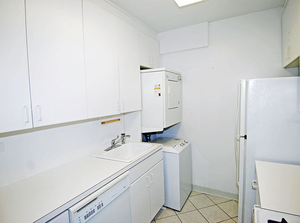 1st image of 26910 Grand Central Pkwy APT 23Y