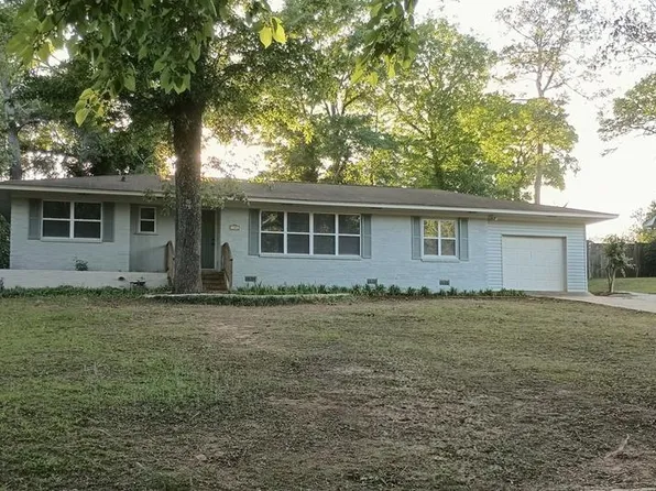 105 Magnolia Cir, Enterprise, AL 36330