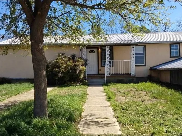 211 S 2nd St, Thorndale, TX 76577