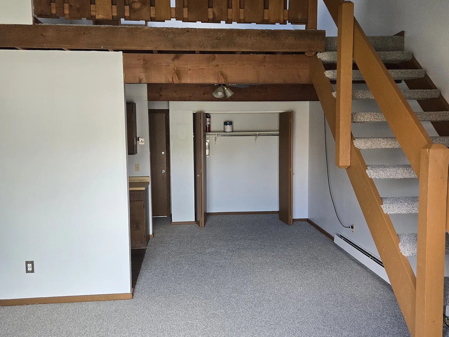 1 bed, 1.5 bath, $750 — Photo 3