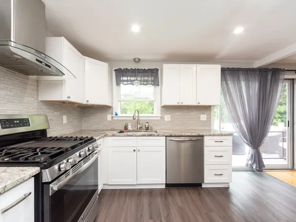 13 Westgate Rd, Framingham, MA 01701