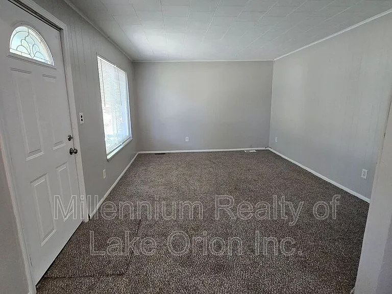 749 Stanley Ave — Photo 3