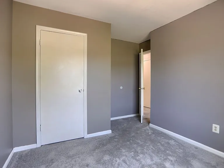 618 Milford Ct — Photo 11