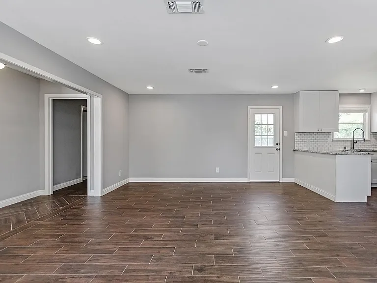 1719 Longhorn Dr — Photo 15