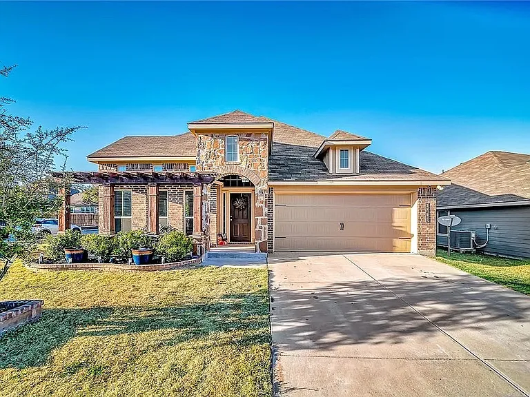 3701 Castleton Dr — Photo 1