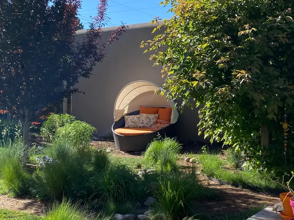 969 Camino De Chelly, Santa Fe, NM 87505