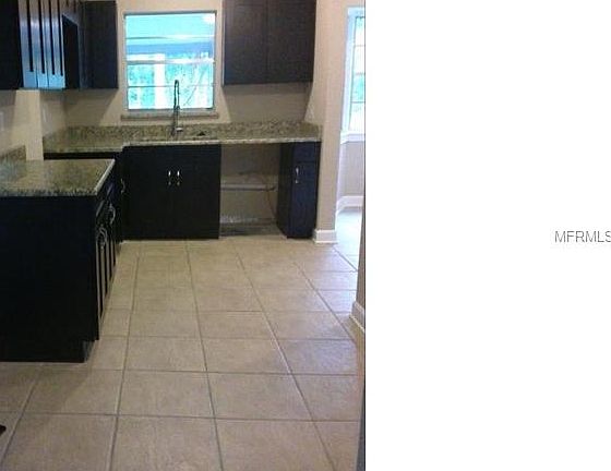 4th image of 2642 Myrtle Ave