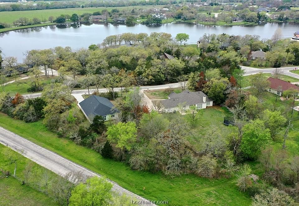 1st image of 11095 Lakefront Dr