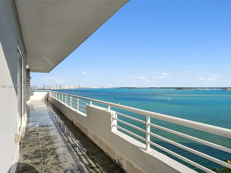 1402 Brickell Bay Dr #1601 — Photo 25