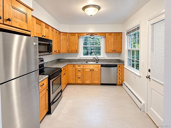 4th image of 205 Waccabuc Rd Unit 7