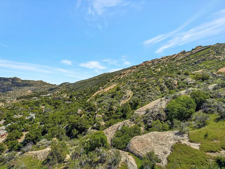 990 Alta Vista Rd — Photo 8