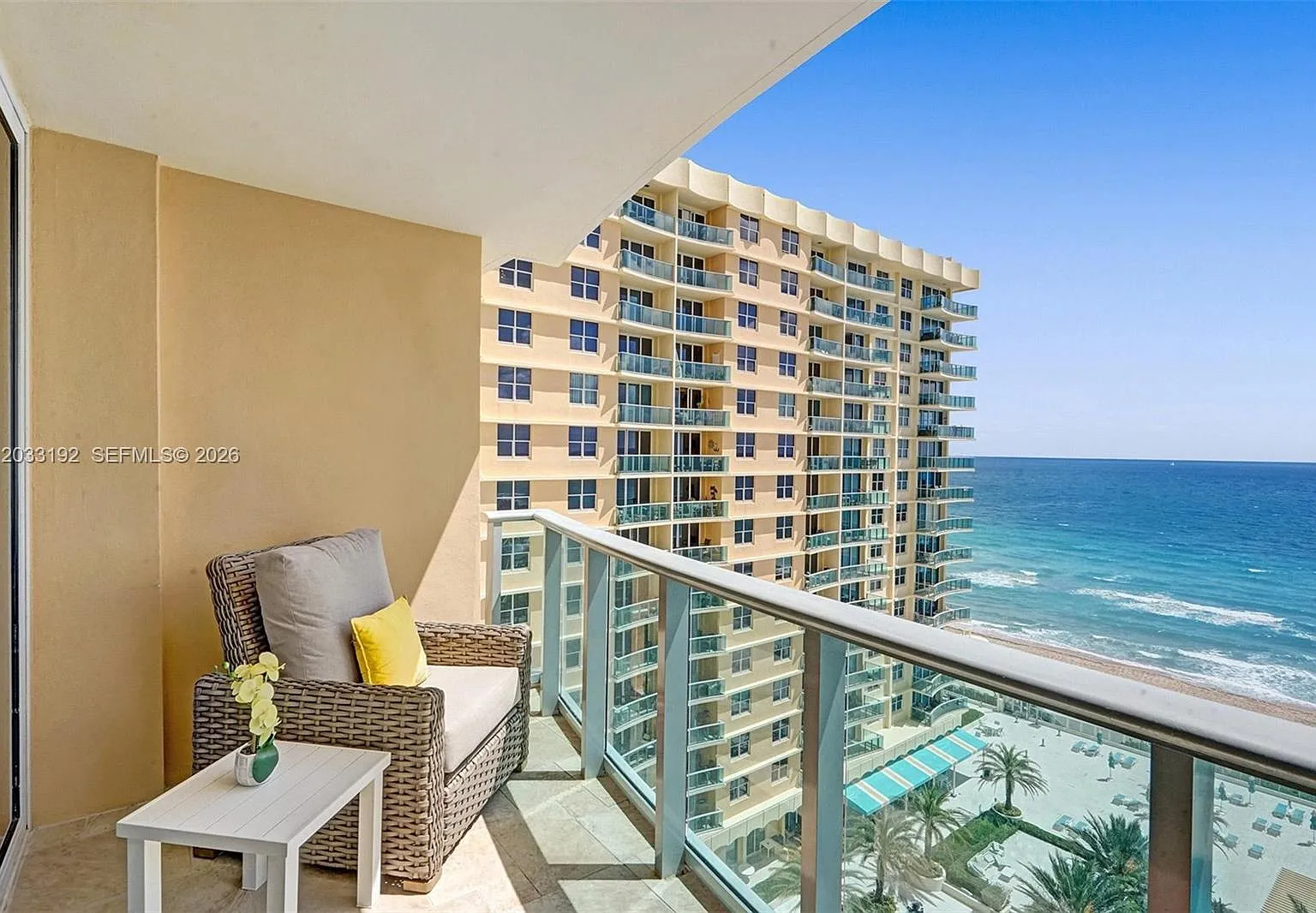 Wave Condo — Photo 3