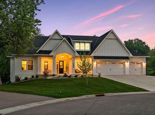 752 Summerbrooke Cir, Eagan, MN 55123