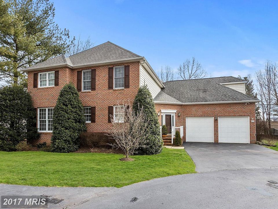 1st image of 615 Brownstone Dr #7