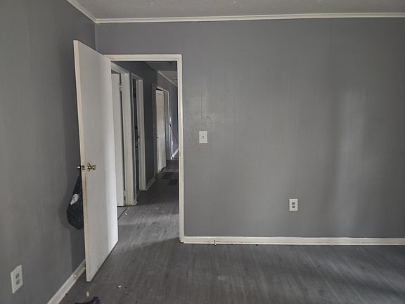 2nd image of 3508 Kings Park Dr N