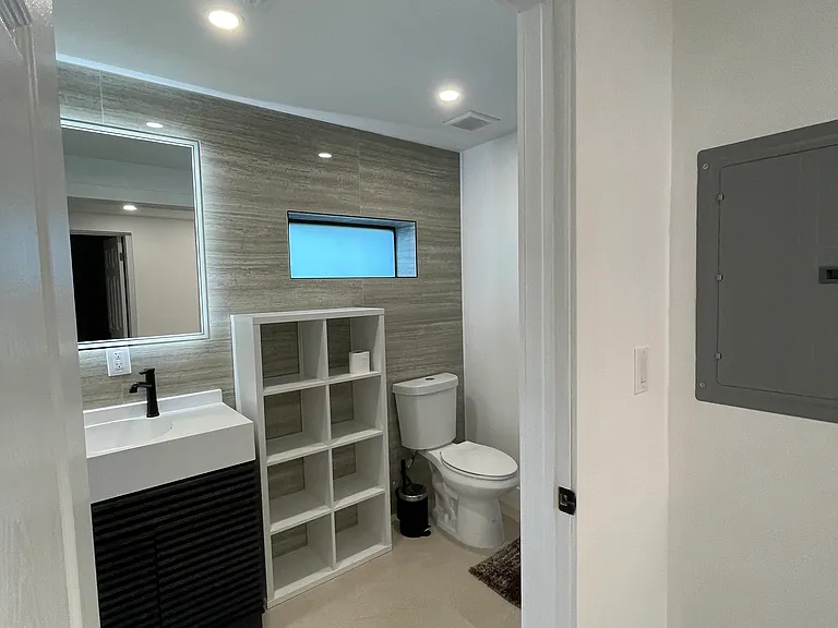 1215 E Broward Blvd #4 — Photo 5