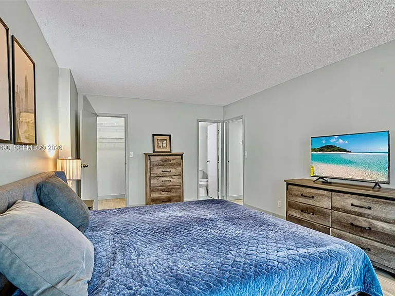 501 Three Islands Blvd #518 — Photo 15