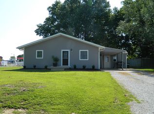 151 Randall St, Beckemeyer, IL 62219