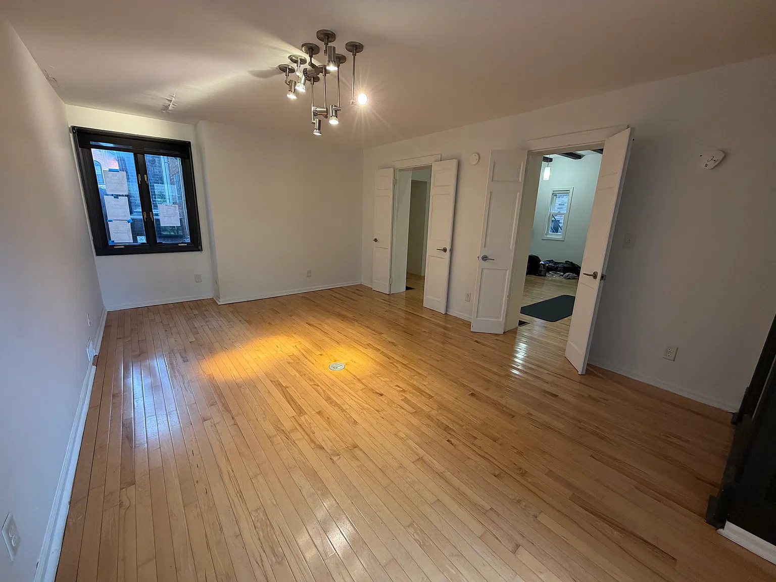1 bed, 1100 sqft, $1,600 — Photo 3