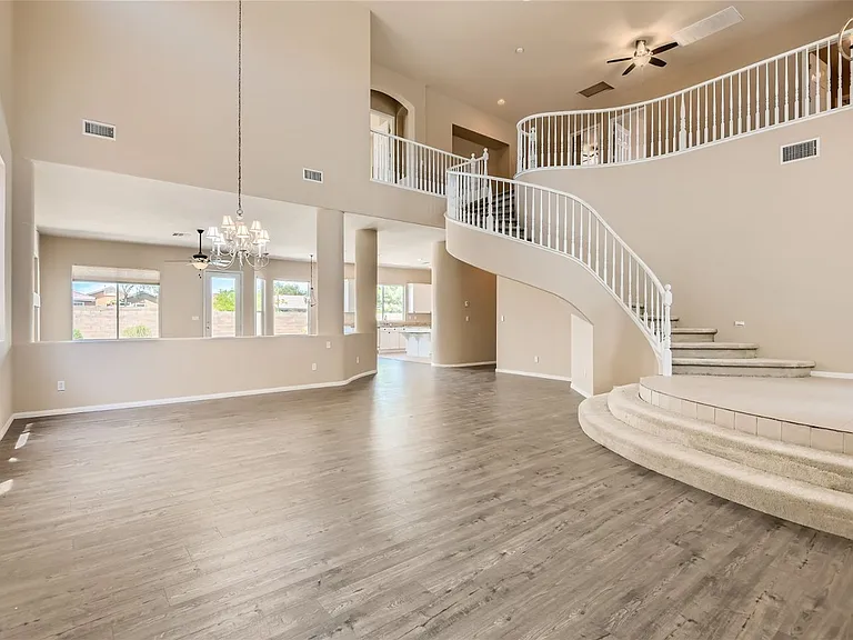 5258 Villa Dante Ave — Photo 2