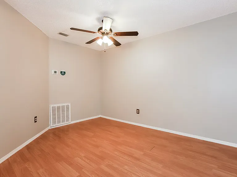 1604 Sanderling Ct — Photo 5