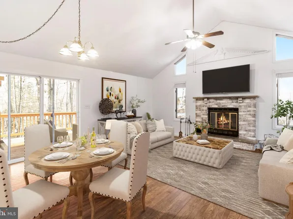 9305 Fairmount Way, Tobyhanna, PA 18466
