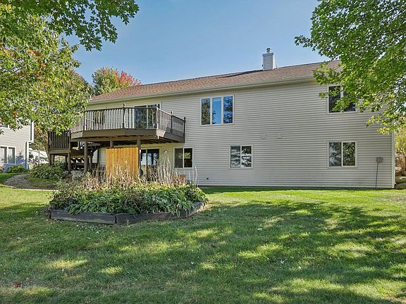 3rd image of 301 King Arthurs Ct