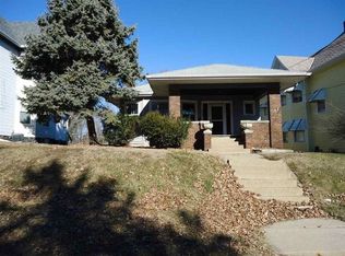 1119 11th Ave, Moline, IL 61265