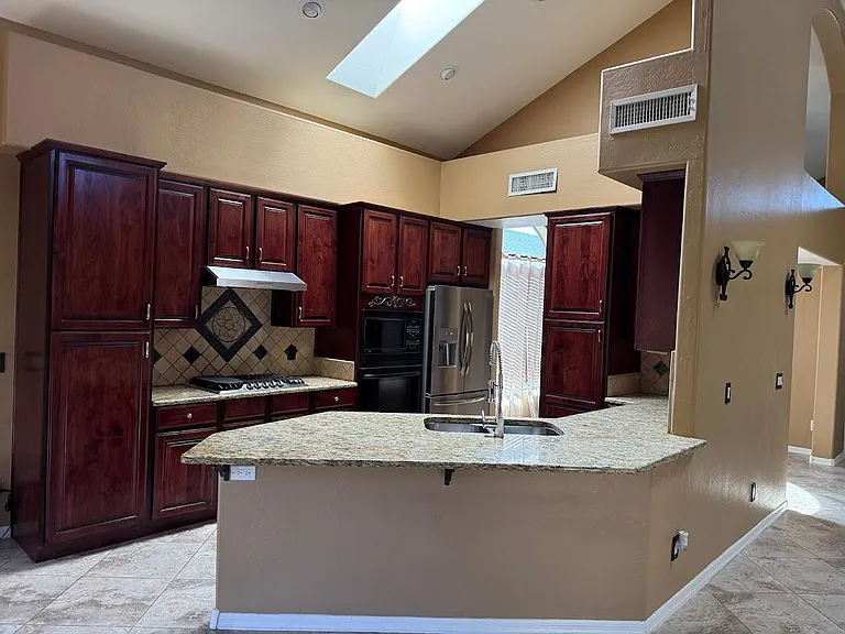 6602 W Molly Ln — Photo 7