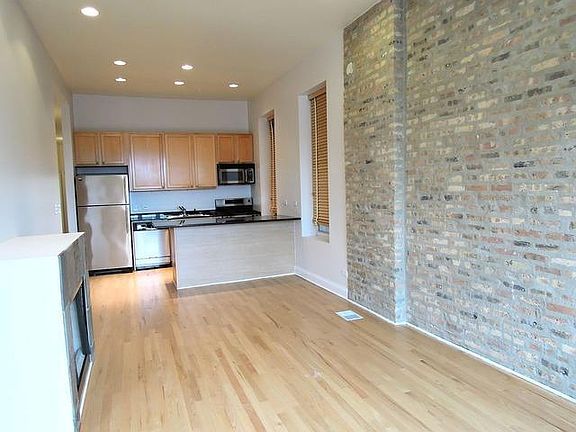 4th image of 1841 W North Ave APT 2