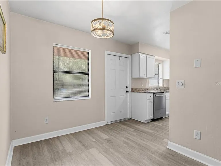 11907 NW 147th Pl — Photo 7