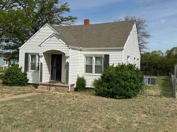 924 Walnut St, Woodward, OK 73801