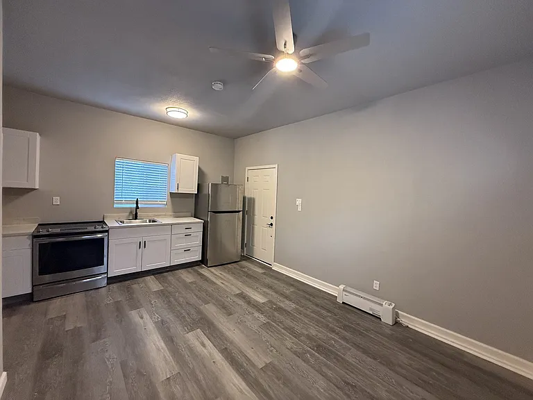 16112 Carolyn St — Photo 8