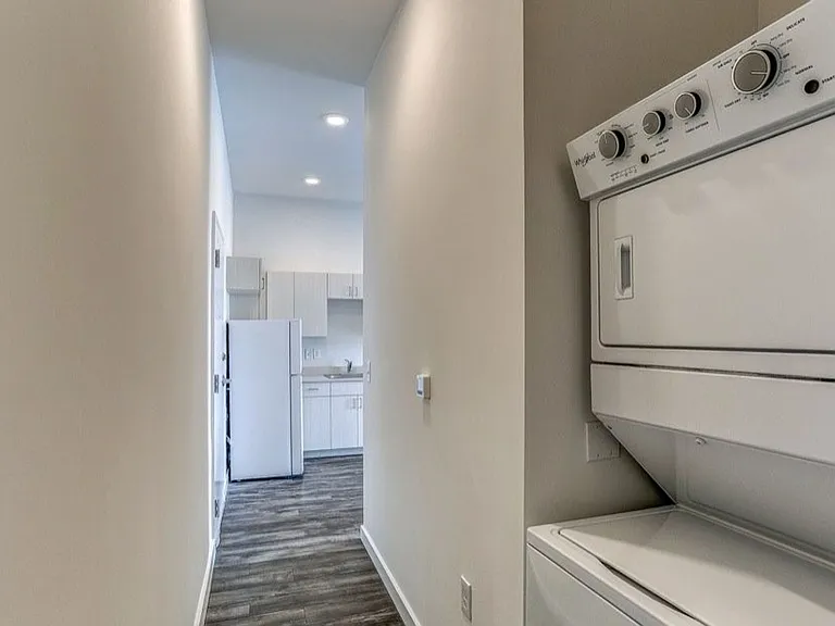 MAIN608 — Photo 18