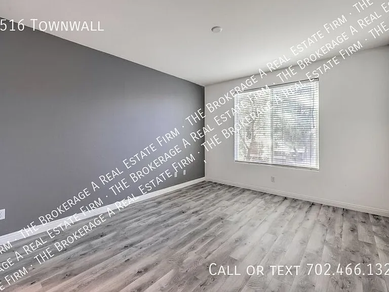 4516 Townwall — Photo 14