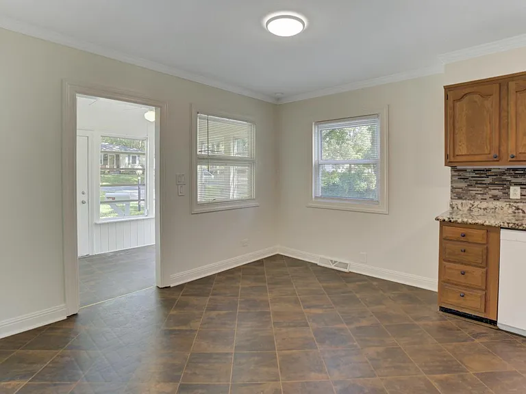 121 Marshdale Ave SW — Photo 9