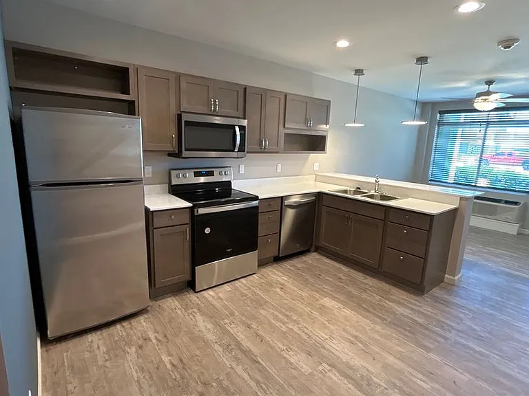 Plaza 93 Apartments — Photo 129