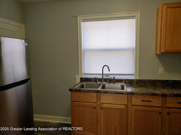 2nd image of 144 E Barnes Ave