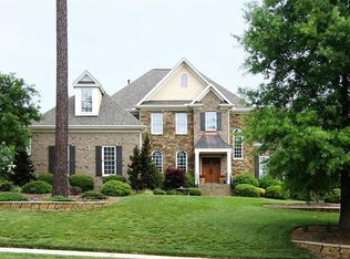 300 Devonhall Ln, Cary, NC 27518