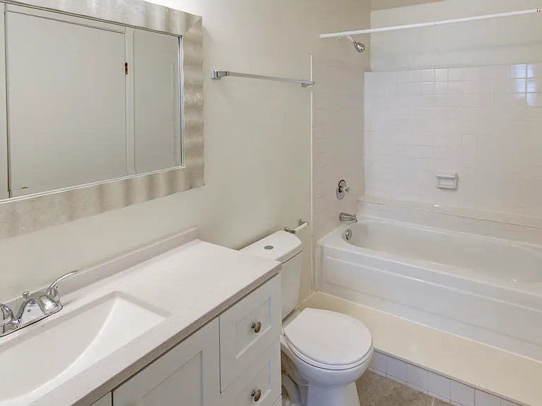 Waterford Greens Apartments and Townhomes — Photo 7