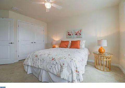 1227 Derry Ln — Photo 6