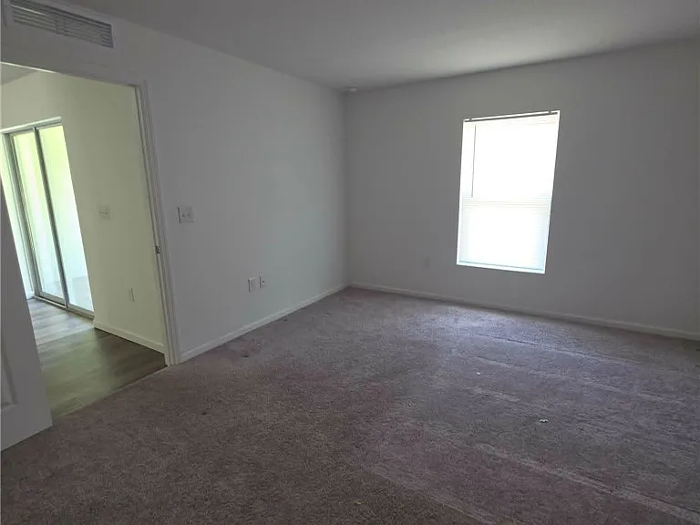 9610 N San Jose Way — Photo 2