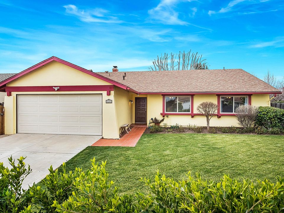5227 Calle Cristobal