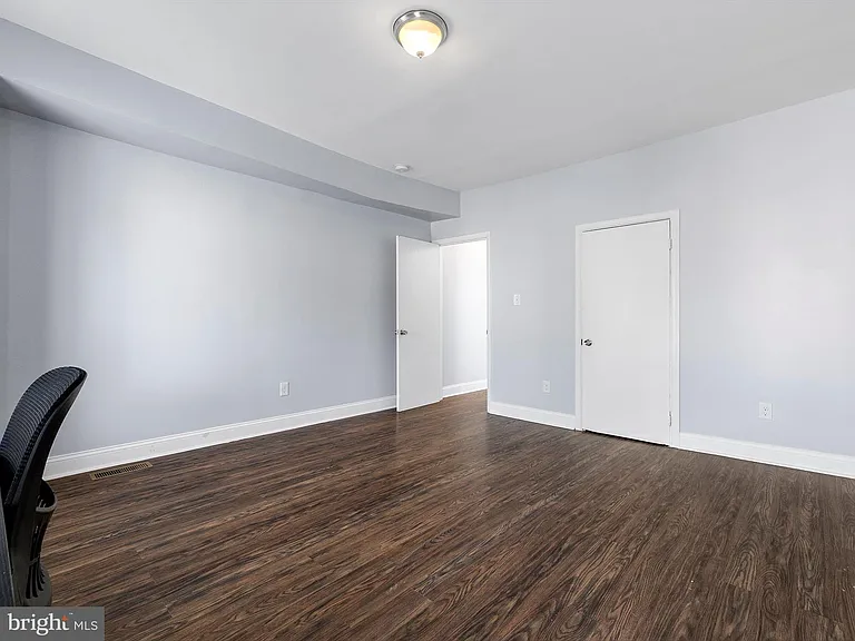 1713 E Lafayette Ave — Photo 16