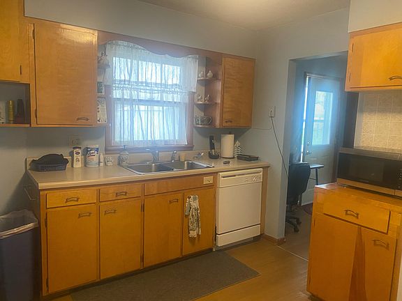 5th image of 303 Lincolnway St