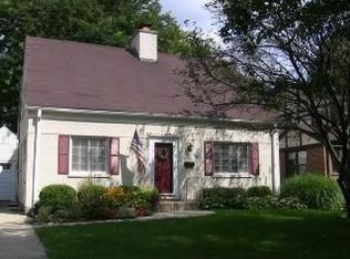 19 S Albert St, Mount Prospect, IL 60056