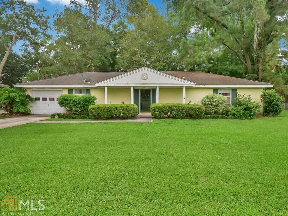 1st image of 3018 Wildwood Dr