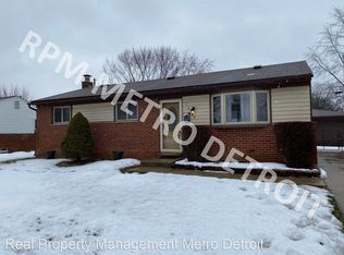 16279 Oakbrook St, Romulus, MI