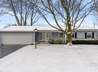 74 Sweet Briar Knl, Henrietta, NY 14467