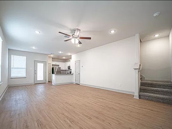 4th image of 10220 Eaglewood Nook #101